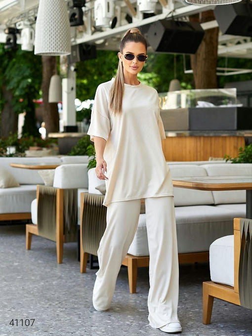 Женский базовый костюм