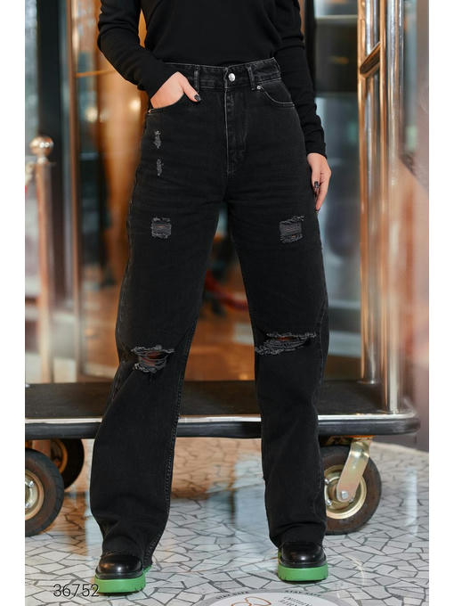 Свободные джинсы со рваной отделкой — изображение 6