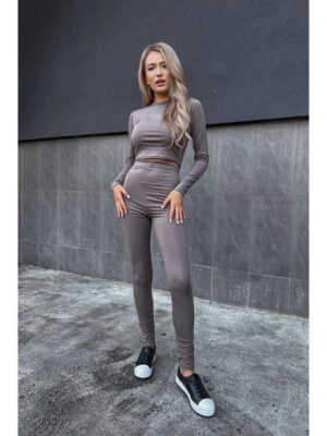 Костюм женский