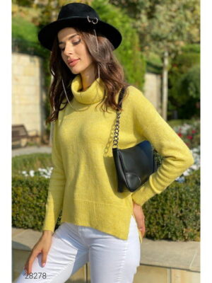 Свитер оверсайз с высоким воротом