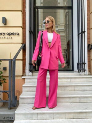 Брючный женский костюм