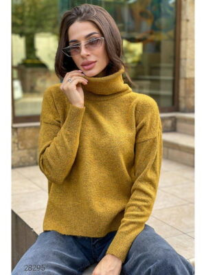 Свитер оверсайз с высоким воротом