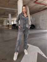 Костюм женский вельветовый