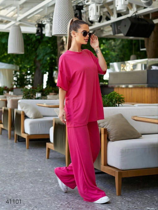 Женский базовый костюм — изображение 3