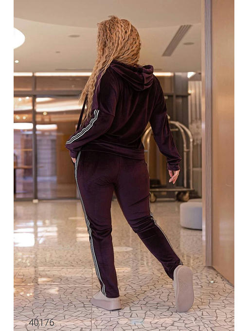 Женский велюровый костюм — изображение 5