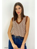 Вязаный жилет с узором гусиная лапка