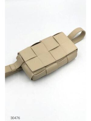 Сумка-кошелек на пояс с плетеным дизайном