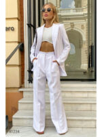 Брючный женский костюм