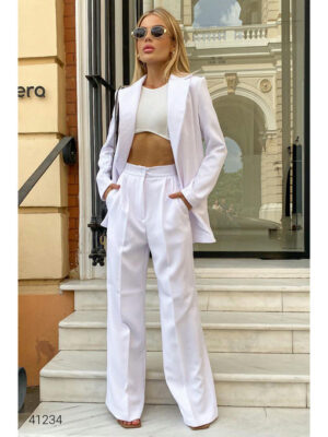 Брючный женский костюм