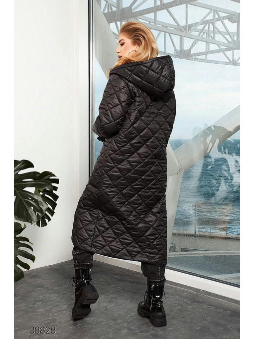 Стёганое пальто миди с капюшоном — изображение 5