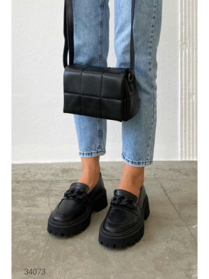 Кожаные лоферы с массивной цепочкой