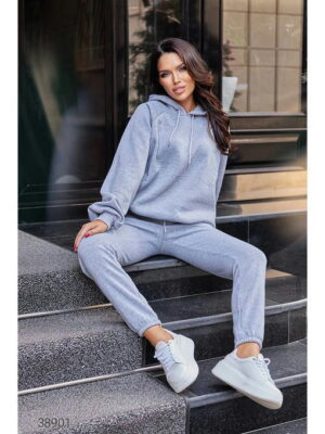 Теплый базовый женский костюм с капюшоном