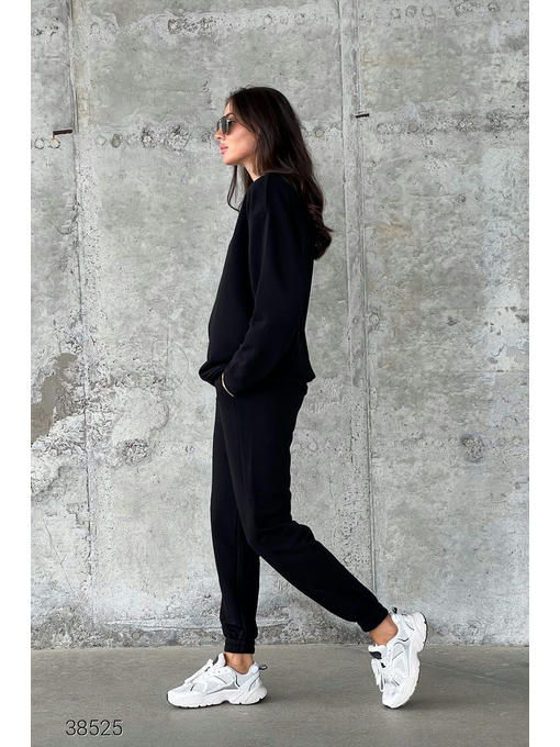 Трикотажный костюм из свитшота и джоггеров — изображение 6