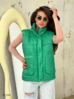 Жилет женский с накладными карманами