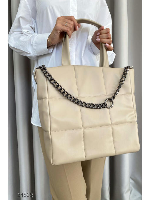 Объёмная стеганная сумка-тоут с короткими ручками