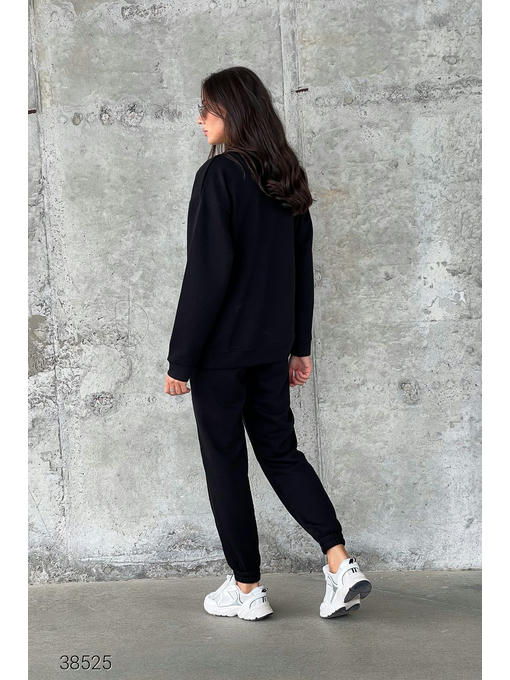 Трикотажный костюм из свитшота и джоггеров — изображение 7