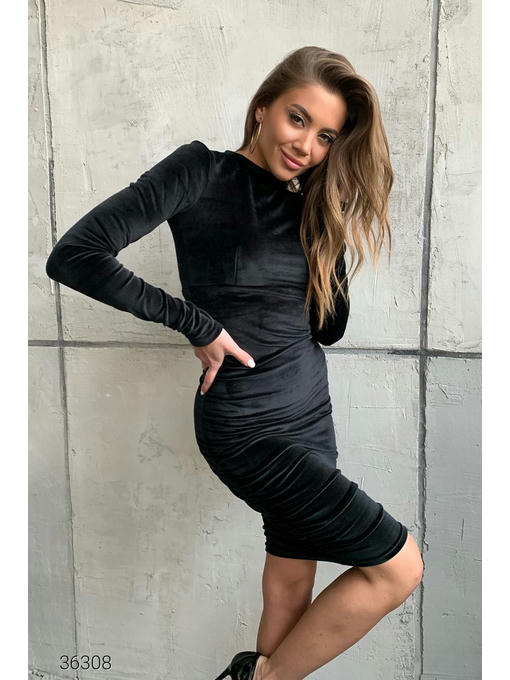 Велюровое платье-футляр со сборками — изображение 5