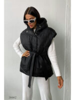 Жилет с капюшоном и поясом