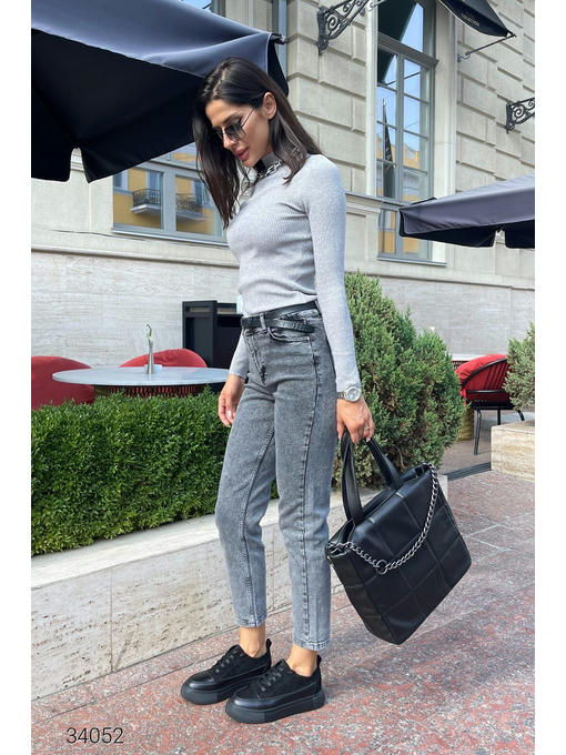 Выбеленные серые джинсы мом с завышенной талией — изображение 3