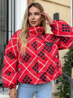 Куртка женская красная