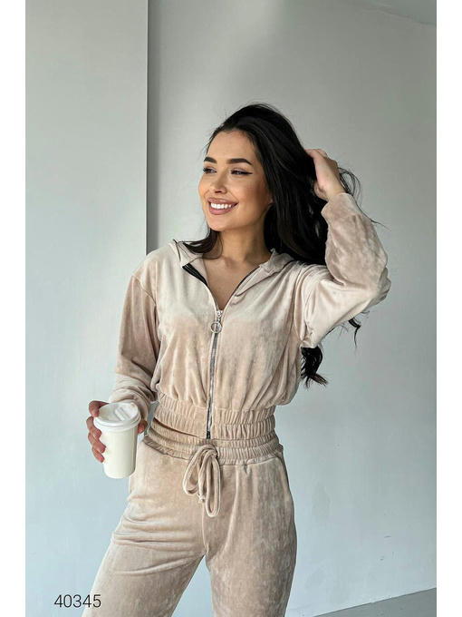 Женский велюровый костюм — изображение 2