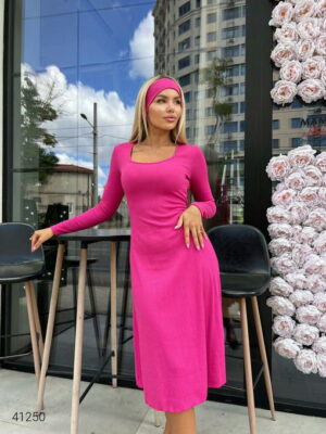 Платье с повязкой