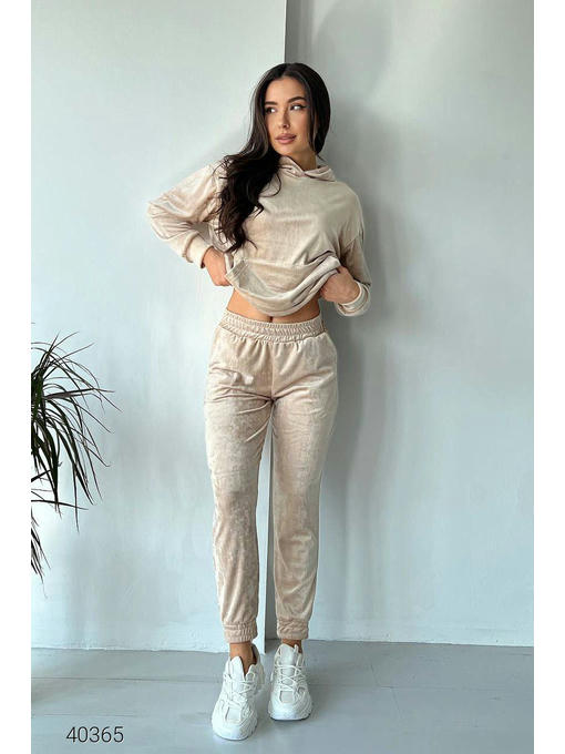 Костюм велюровый женский — изображение 6