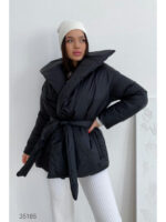 Дутая куртка с запахом и поясом