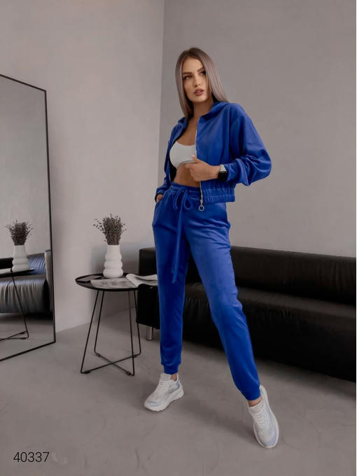 Женский велюровый костюм — изображение 4