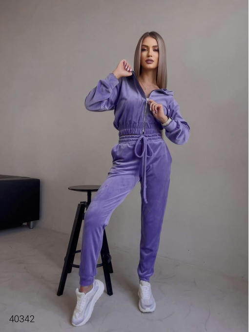 Женский велюровый костюм — изображение 3