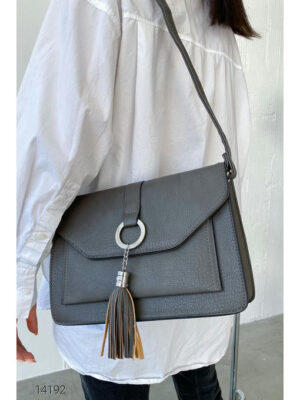 Сумка с кисточкой