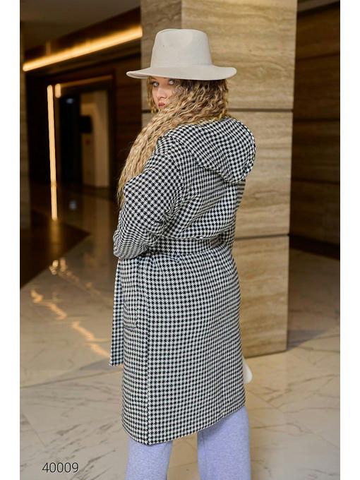 Женское пальто утепленное с капюшоном — изображение 3