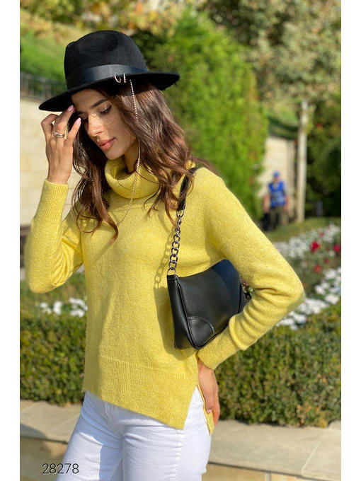 Свитер оверсайз с высоким воротом — изображение 3