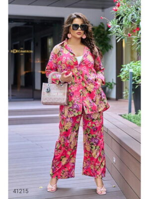 Женский брючный костюм