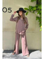 Костюм из рубашки и брюк