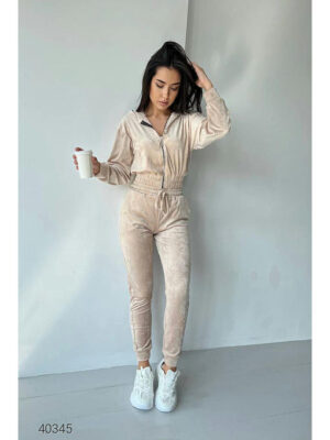 Женский велюровый костюм