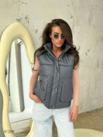 Жилет женский с накладными карманами