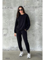 Трикотажный костюм из свитшота и джоггеров