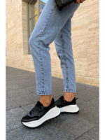 Кожаные кроссовки на массивной подошве