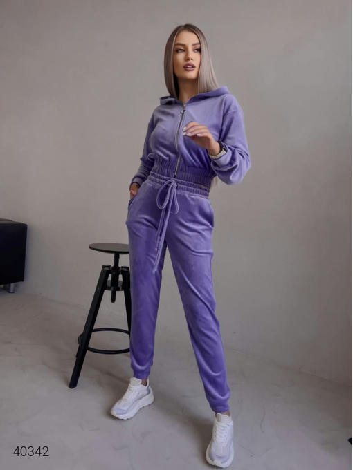 Женский велюровый костюм — изображение 4