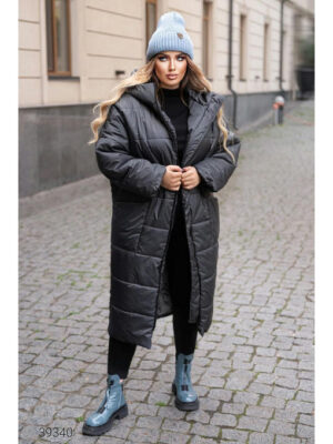 Зимнее женское пальто с капюшоном