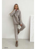 Тёплый костюм из объёмного худи и джоггеров