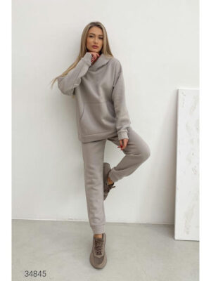 Тёплый костюм из объёмного худи и джоггеров