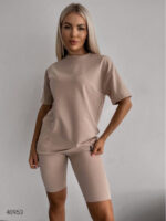 Костюм женский футболка и велосипелки