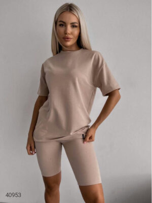 Костюм женский футболка и велосипелки