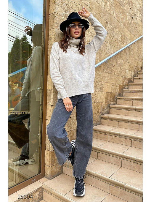 Свитер оверсайз с высоким воротом — изображение 2