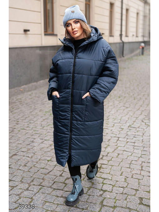 Зимнее женское пальто с капюшоном