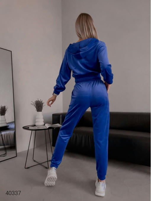 Женский велюровый костюм — изображение 6