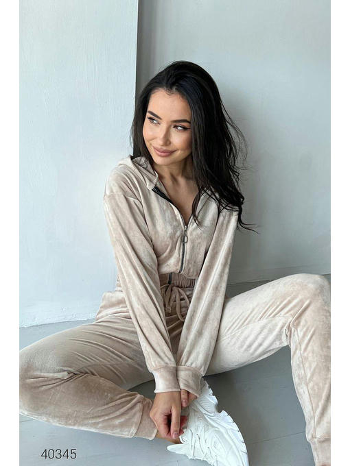 Женский велюровый костюм — изображение 4