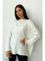 Свитер оверсайз с заниженной линией плеч